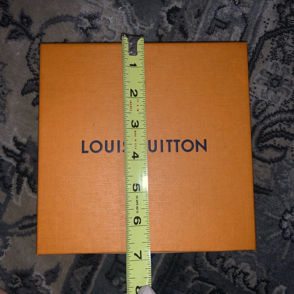 Authentic Louis Vuitton box Come with receipt envelope
